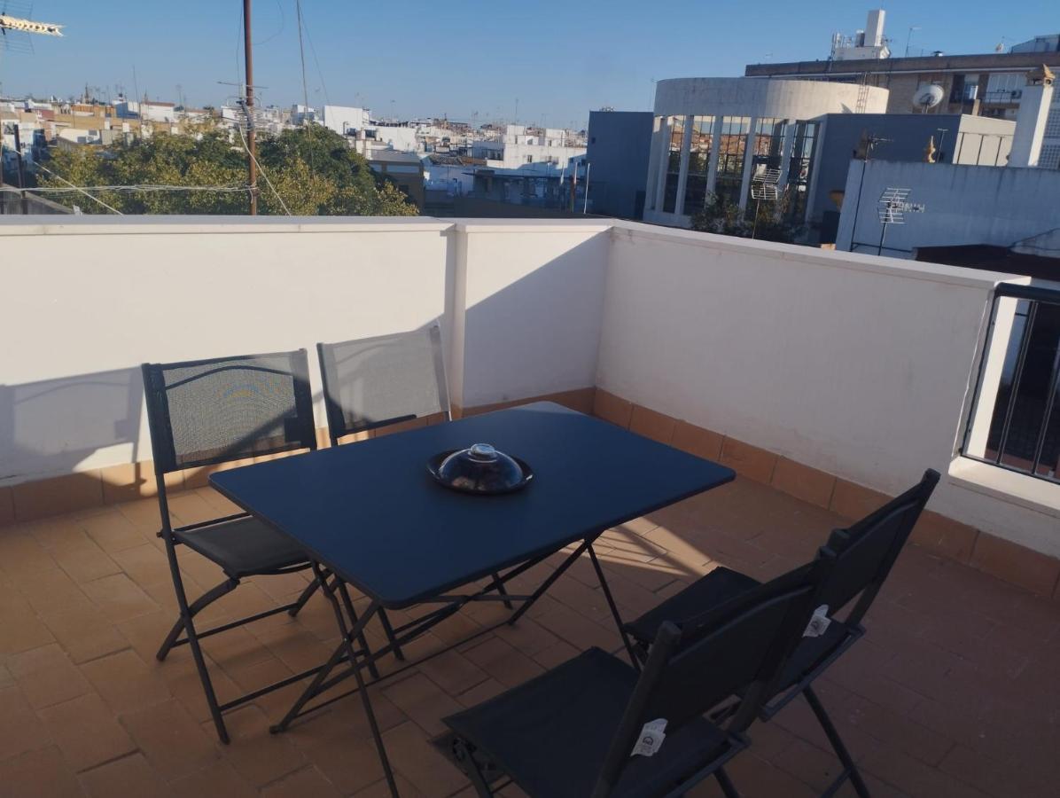 Ferienwohnung Atico Aire De Triana Sevilla Exterior foto