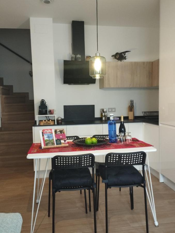 Ferienwohnung Atico Aire De Triana Sevilla Exterior foto