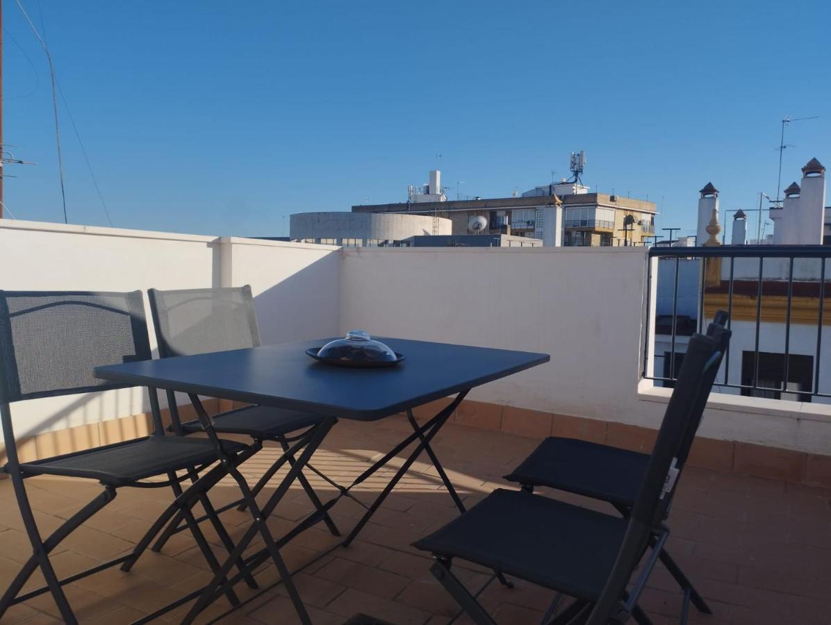 Ferienwohnung Atico Aire De Triana Sevilla Exterior foto